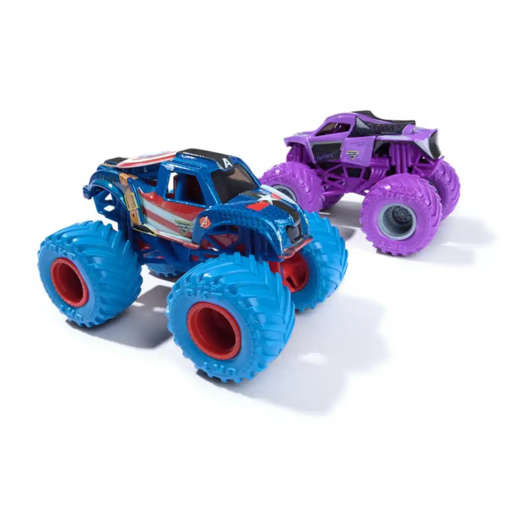Crea tu propio espectáculo Monster Jam lleno de trucos.