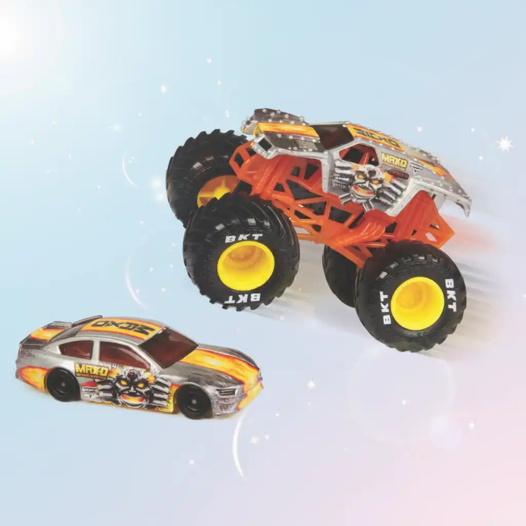 Crea tu propia arena Monster Jam llena de saltos.