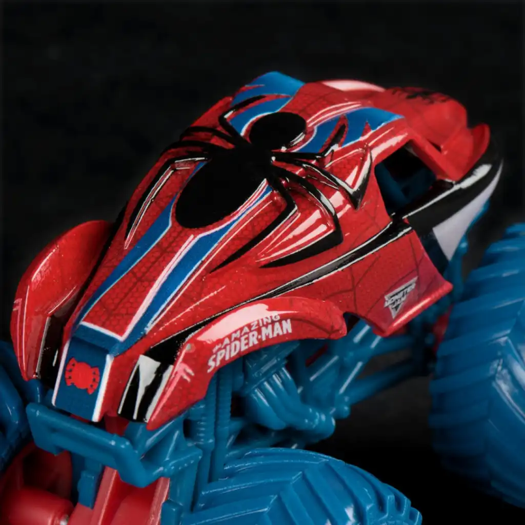 Crea tus propias carreras épicas con los héroes del universo Marvel.