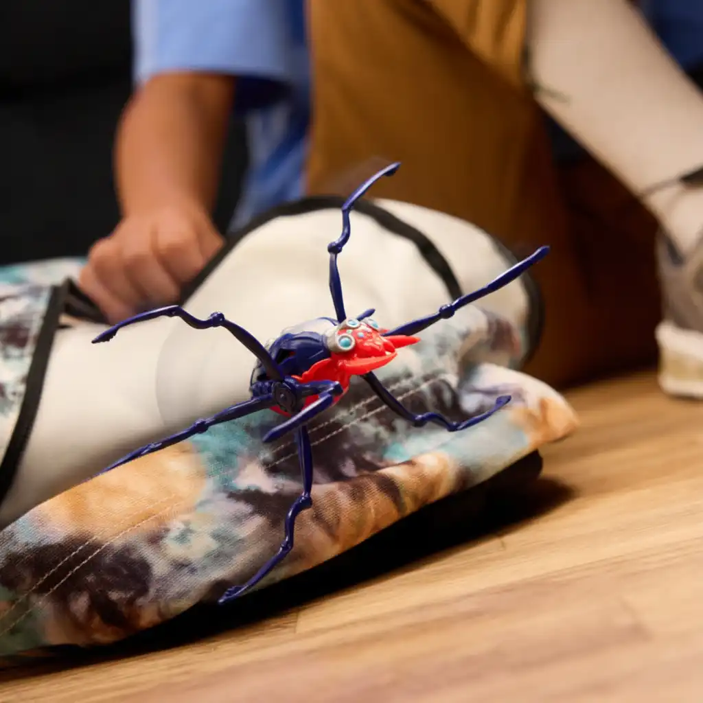 Sé creativo y construye el mejor circuito para tu araña.