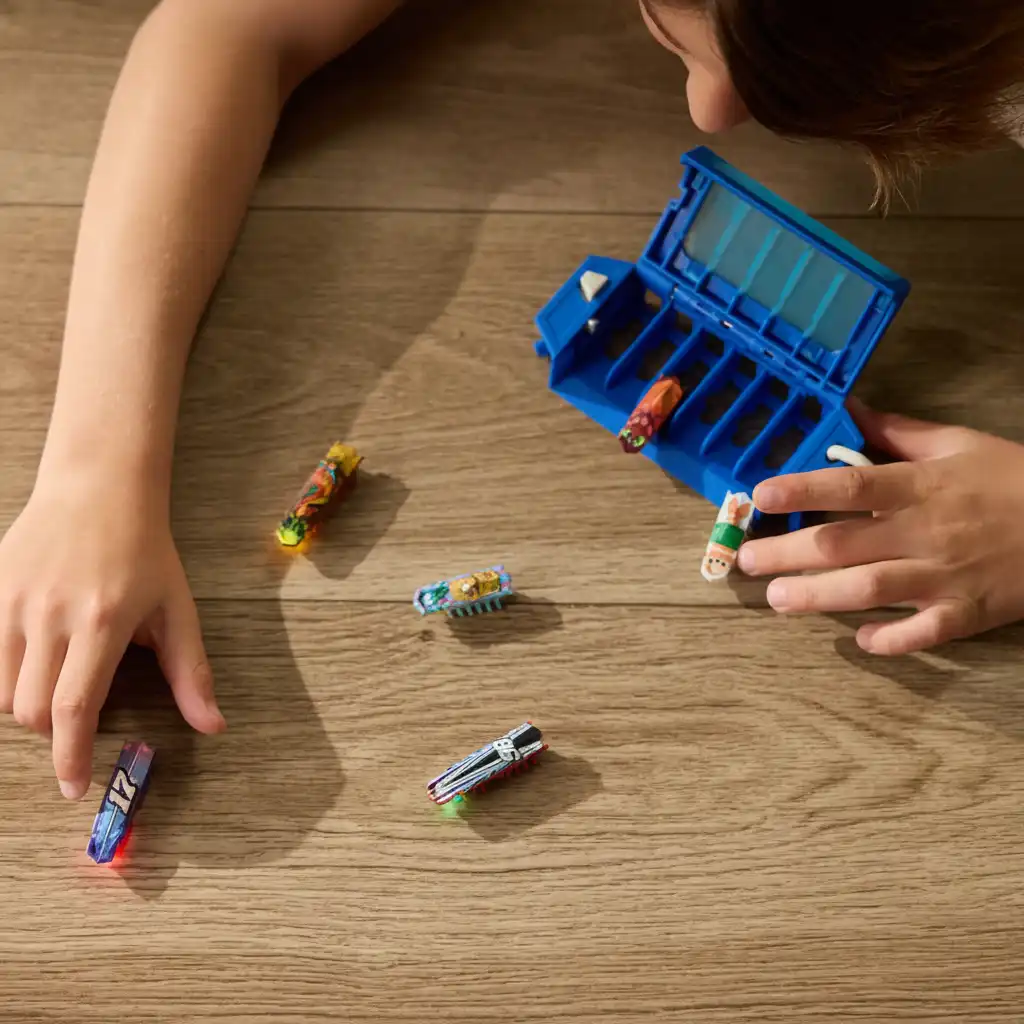 Desarrolla la creatividad construyendo tus propios mundos robóticos.