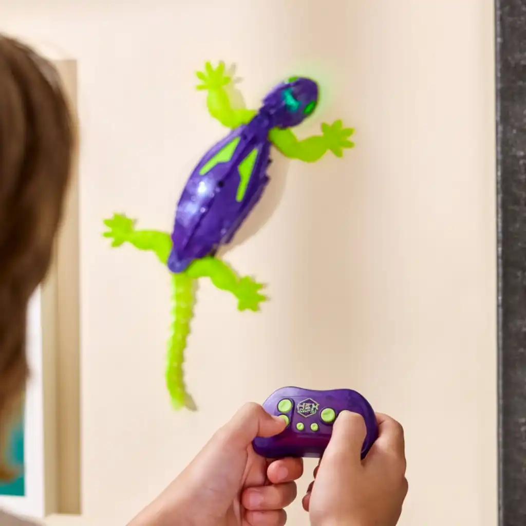 Descubre infinitas posibilidades de juego en el suelo y en la pared.