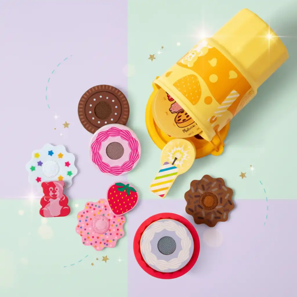 Detalles elaborados de galletas de madera y glaseados de colores.