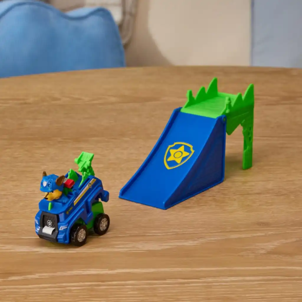 Descubre nuevas formas de jugar con la rampa acrobática y Chase.